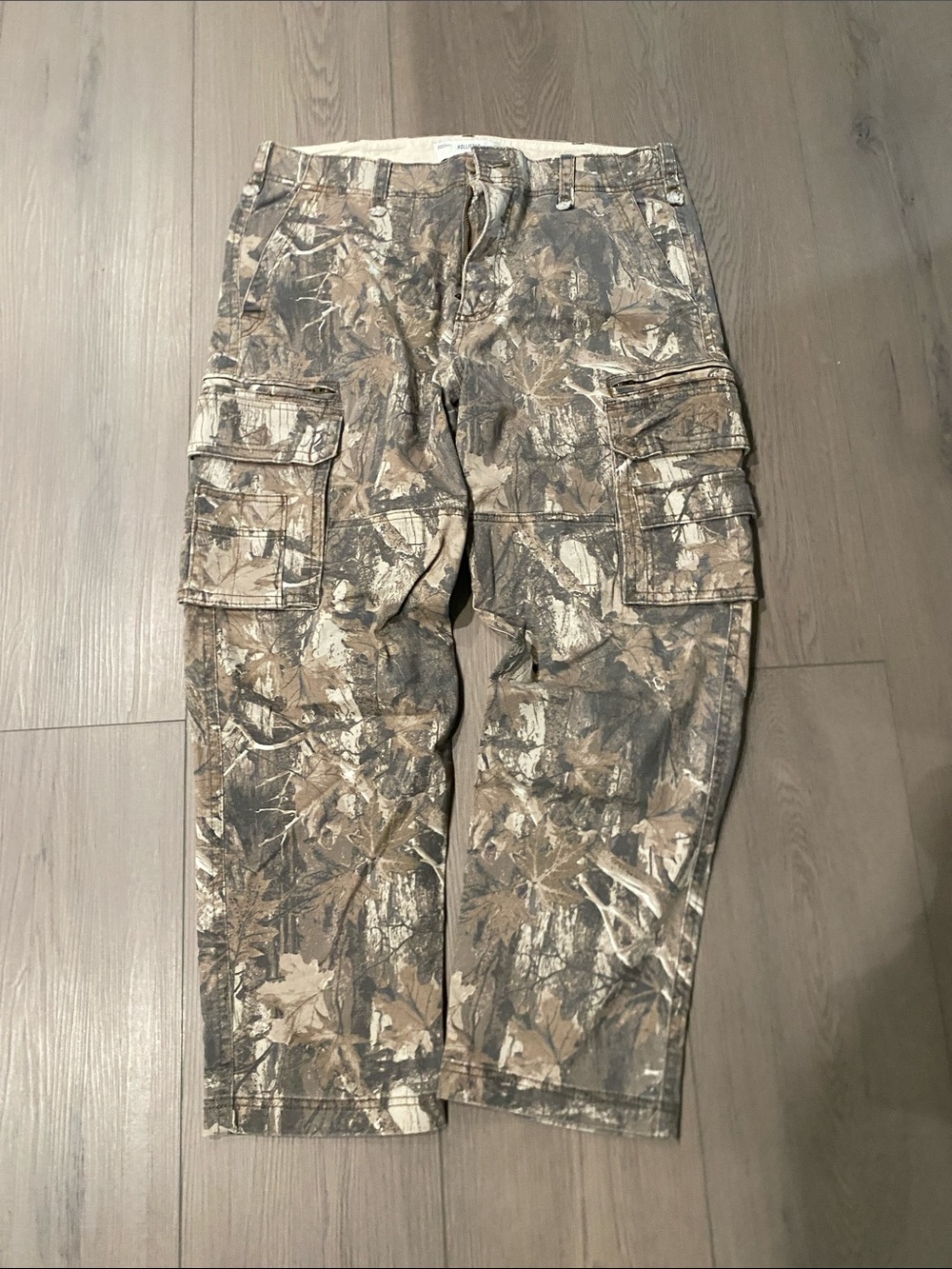 Hollister Loose Camo Baggy Cargos